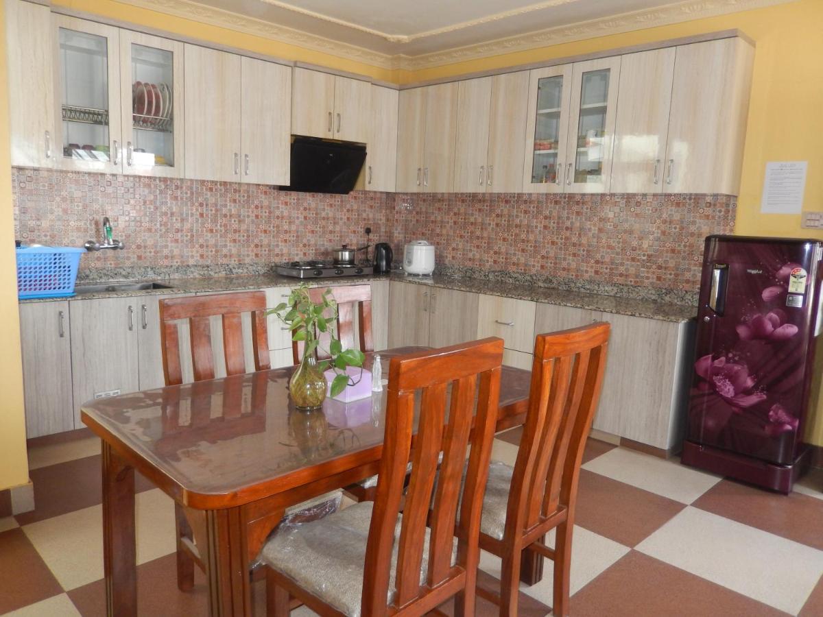 Shine Famille Francophone - Shine And Habitación en casa particular Katmandú